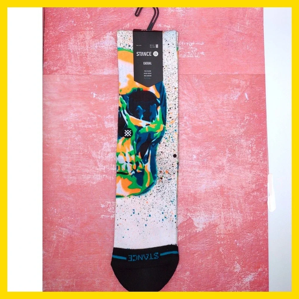 Stance MO Skull Casual Crew‎ Socks Medium US Mens 6-8.5 US Womens 8-10.5